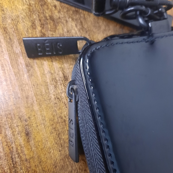 BEIS The Travel Wallet - Picture 7 of 14